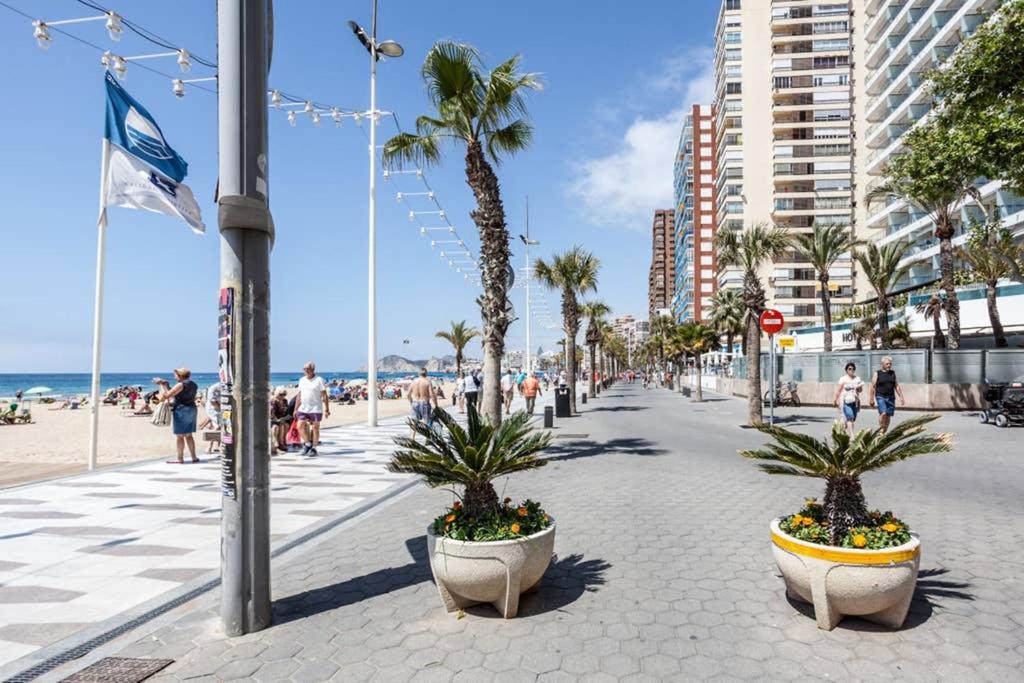 Levante Beach Front Of The Sea Estacha بينايدورم المظهر الخارجي الصورة
